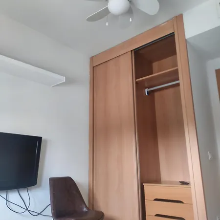 Oasis-triana's Hallway Apartment Camas